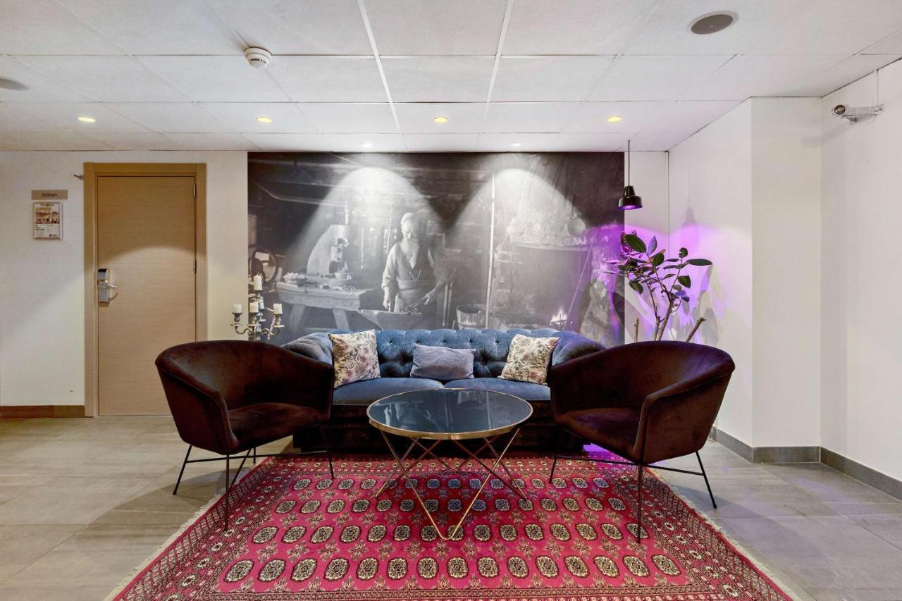 Western Plaza Hotel 4*